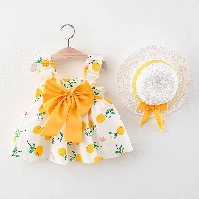 Kız Elbiseler 2 Parça Setleri Yaz Toddler Giysileri Koreli Sevimli Yay Çiçekleri Kolsuz Prenses Bebek Sunhat Plajı Çocuk Elbise