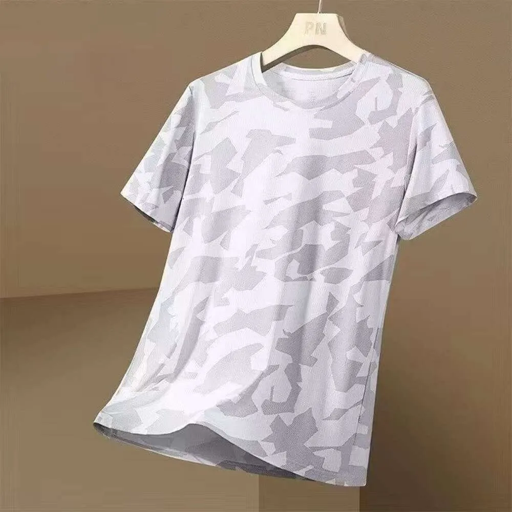 T-shirt à manches à manches à manches courtes de la soie à manches courtes de glace à glace d'été pour hommes surdimensionnés et polyvalents t-shirt respirant pour les vêtements pour hommes