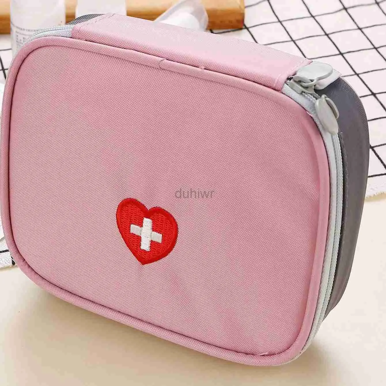 Zapasy pierwszej pomocy 1PC, do przechowywania ratunkowej torby medycznej pierwszej pomocy dla domowych podróży na zewnątrz sprzęt kempingowy Zestaw przetrwania D240419