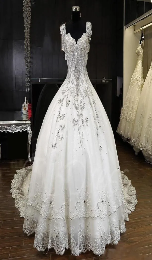 2018 Winter Fall Snow Garden Ball Gown Cap Shoulder Wedding Dresses Crystals Western Bridal Wedding Gowns3703550