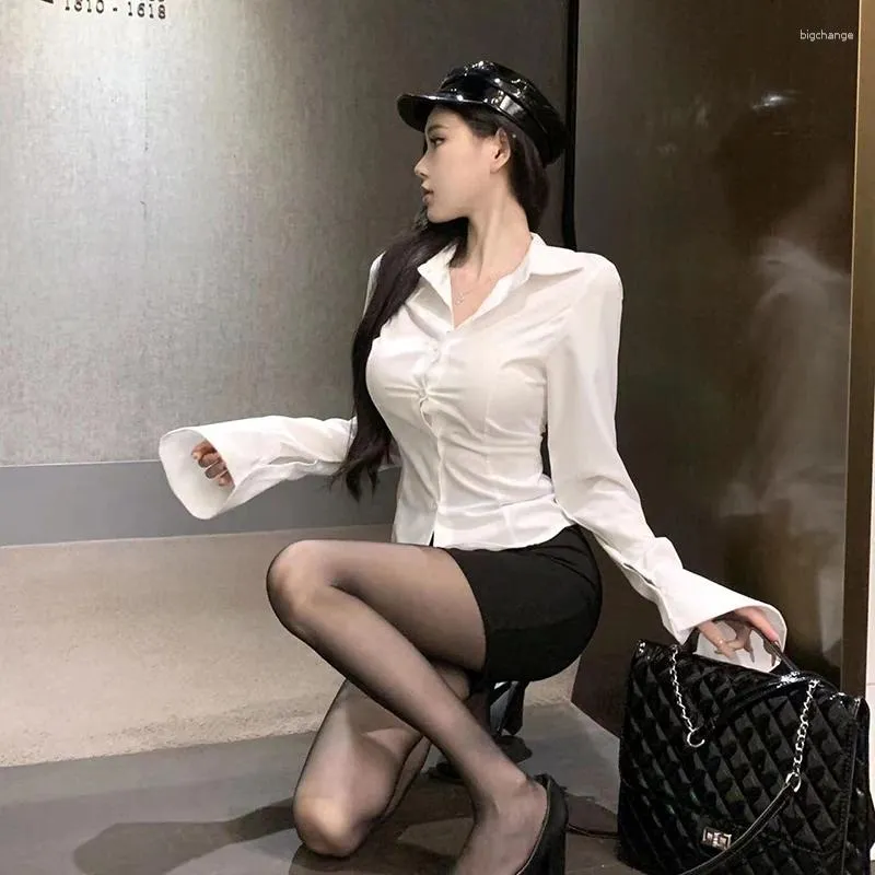 Bluzki damskie gidyq koreańskie kobiety bandaż koszule eleganckie modne streetwear żeńska Slim Bluzka Spring Casual Party Projektowy rękaw dzwonowy