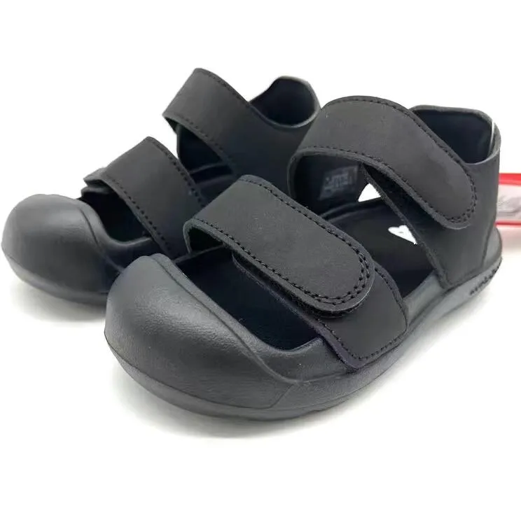 Designer Boys Sandals Chaussures pour enfants Slipper Ruban d'été épissant des sandales de forme plate taille 24-35 Boys Beach Chaussures pour enfants, y compris la boîte de chaussures de marque