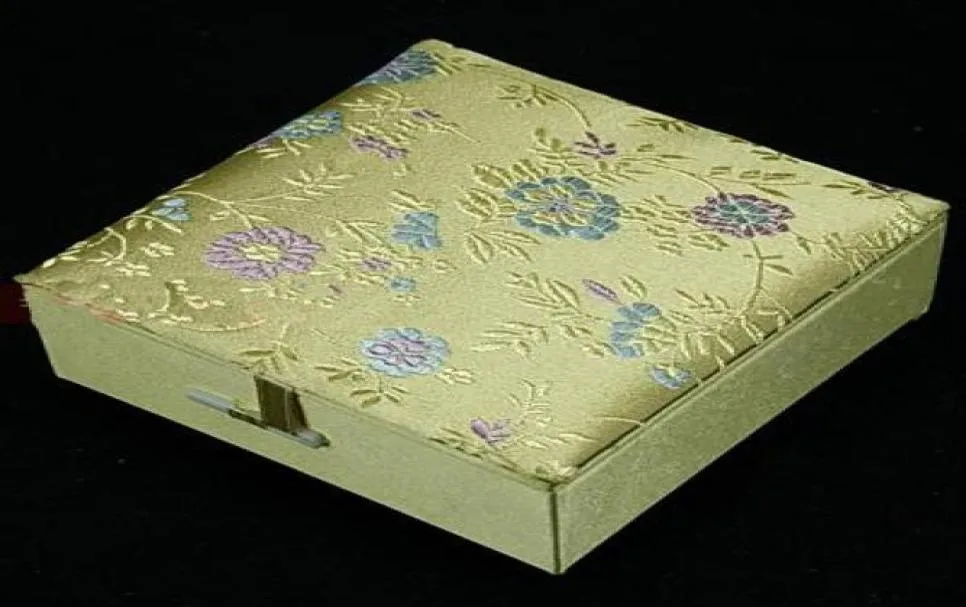 Silk Brocade smycken presentförpackningar Square Cotton Filled Keepsake Box High End Bangle Armband Box 2PCSlot Mix Color 4497783