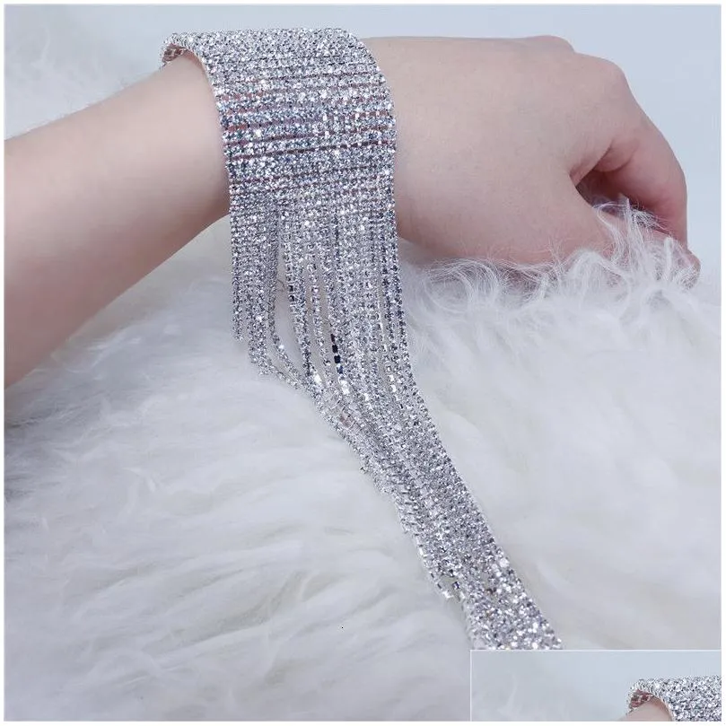 Charm Armband Fashion FL Armband Handsmycken Bridal Shiny Long Tassel Crystal Bangles Wedding Jewellery 230425 Drop Leverans DHLAS