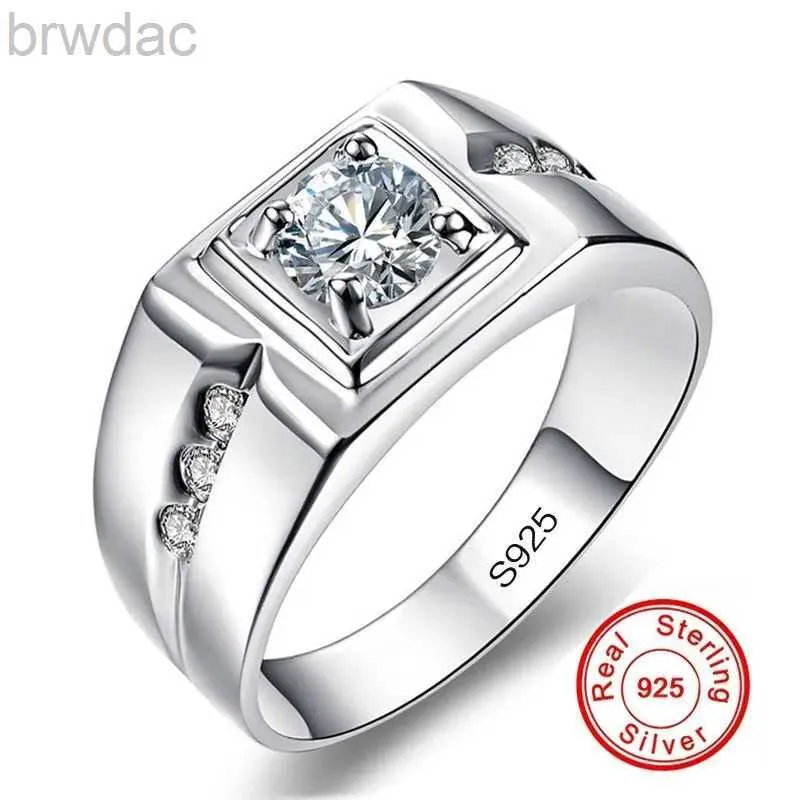 Solitaire Ring Solitaire Male Ring 925 Sterling Silver 0.5CT AAAAA CZ ANGAGNE STONE ANGRATION BADE DE MEADURE POUR MEN LURXE PARTY BIELRIR D240419