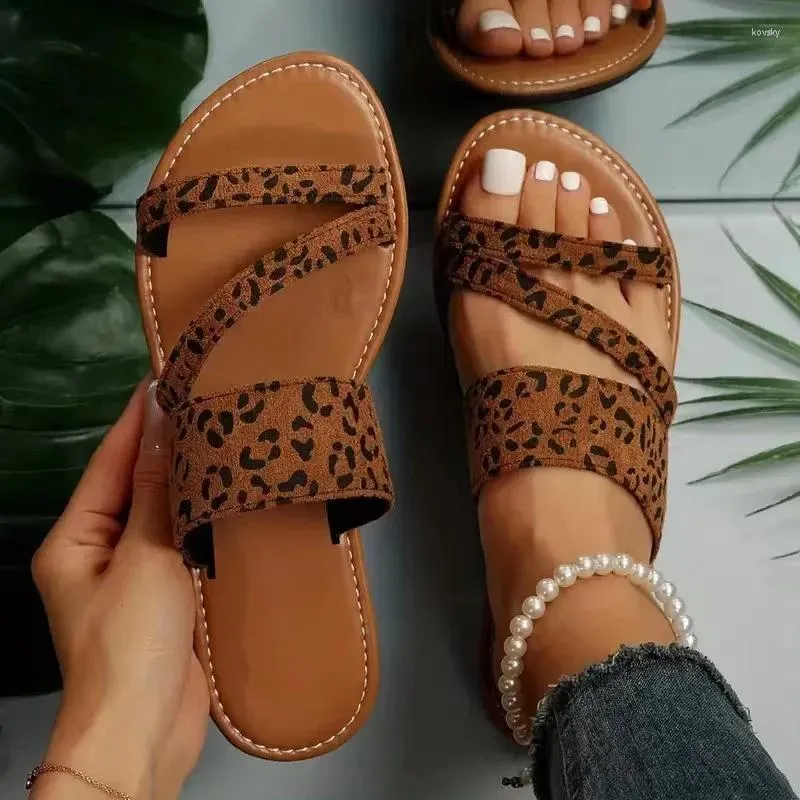 Hausschuhe Leopard Flats Frauen Strand schmecken Sommersandalen 2024 Kleider Mode Flip Flops Gehen im Freien Mujer Zapatos Objektträger