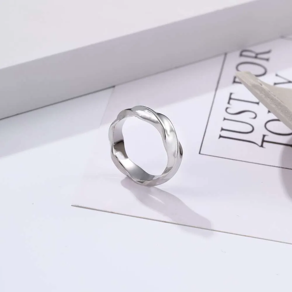 Titanium Steel Mobius Ring for Mens Fashion Sense High-end Trend Personalized Titanium Single Style