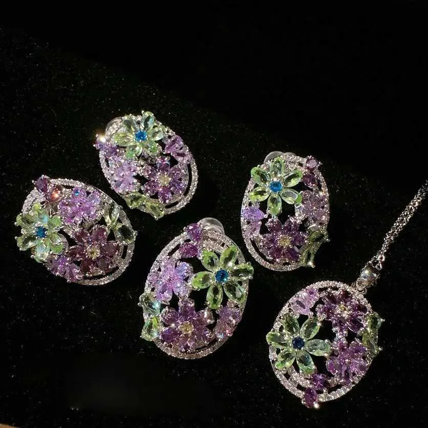 Pendanthalsband 2023 Kvinnor Margaret Sunflower Jewel örhängen Sothebys 18K Guldpläterad Rainbow Mint Flower Zircon Necklace 240419