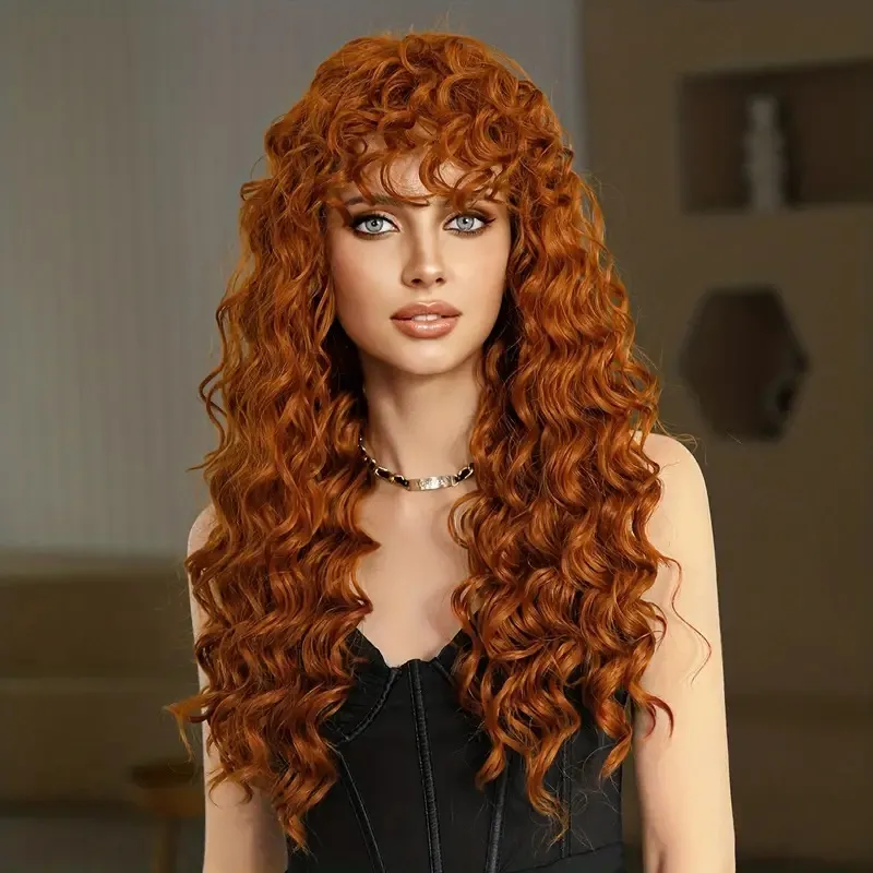 2024 Högkvalitativ 24 tum Qi Bangs Wigs Hot Sale Orange Liten Wavy Hair Whassale Europe America Fashion Permed Dyed Hair Rose Net Curly Wig Wig Wig Wig