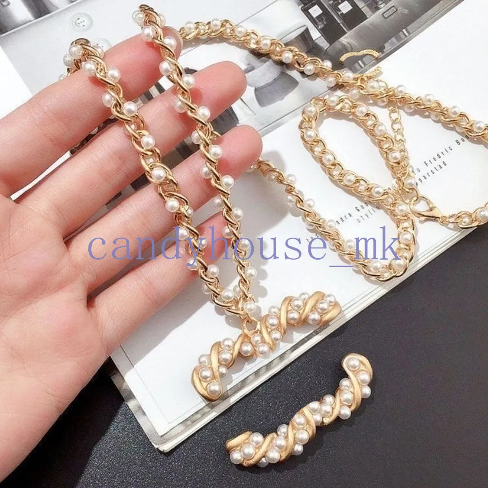 Luxury Heart Pendant Brand Letter Designer Necklace Letter Pendants Pearl Chains Famous Men Women Diamond Necklace 18K Gold Choker Jewelry Accessories Gifts