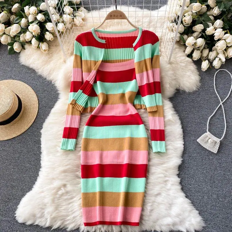 Abiti casual Donne Autunno Stripe a maglia set a maglietta a maniche lunghe Cardigan capocariera sexy bodycon senza maniche cinghia a due pezzi abiti da due pezzi