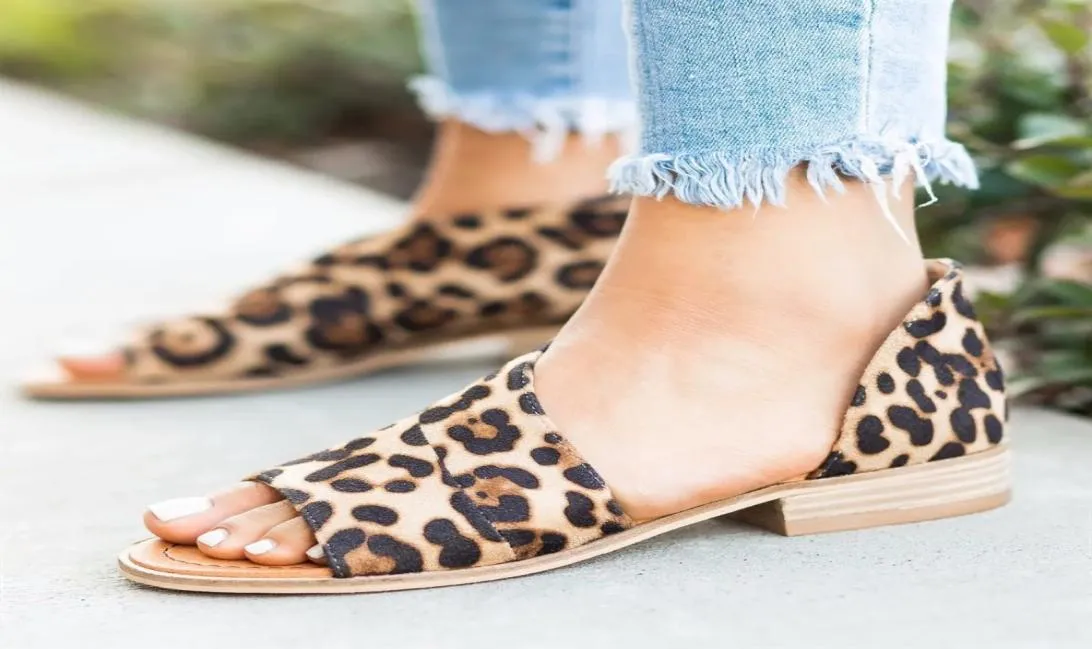 Femmes Chaussures d'été Femmes Sandales plates pour la plage Leopard côté creux Hollow Out Casual Flip Flop Chaussures Femme Plus taille 431893320