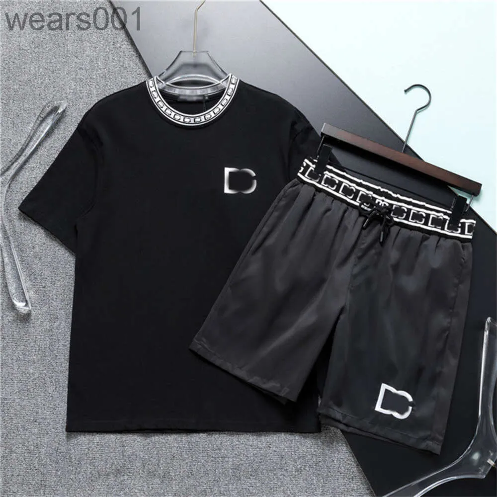 Luxury Designer Mens Tracksuit Summer Fashion Man Set Letters Print Kort ärm Tees Suit High End Quality 15 Color T Shirts Tops and Shorts 2 Piece Set M Ini9