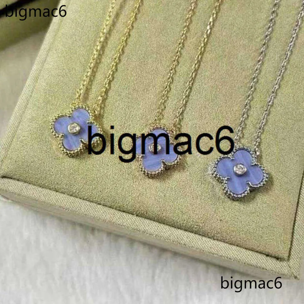 Pendant Necklaces Pendant Necklaces Luxury Love Clover Designer Charm for Women Light Purple Stone Diamond Goth Sailormoon Sister Whale Moissanite Chain Choker