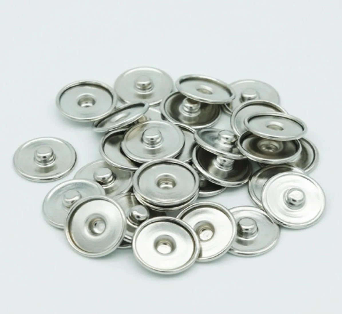 12 мм 18 мм 20 мм целое 100pcslot Высококачественные смешанные кнопки Noosa Base Diy Jewelry Accessory Высококачественные кнопки Snap Edge3837387