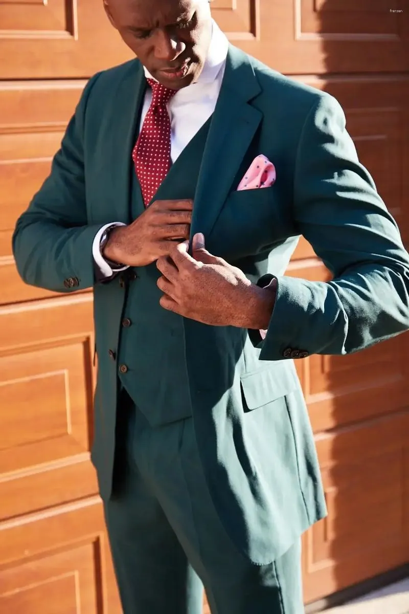 Herrenanzüge 2024 Fashion Green Casual Männer Anzug High Street Slim Fit Blazer Hombre Bräutigam Smoking Qualität Custom 3 -teiliges Set Kostüm Homme