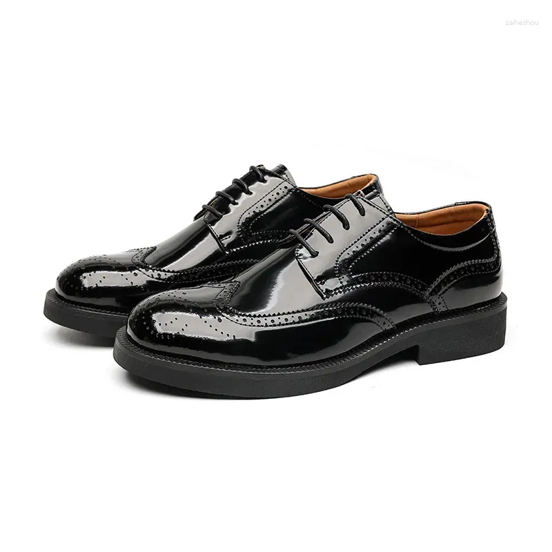 Casual Shoes Men Luxury Fashion Wedding Party Patent Leather Lace-up Derby Shoe Black Stylish Carving Brogue Sneakers Youth Footwear