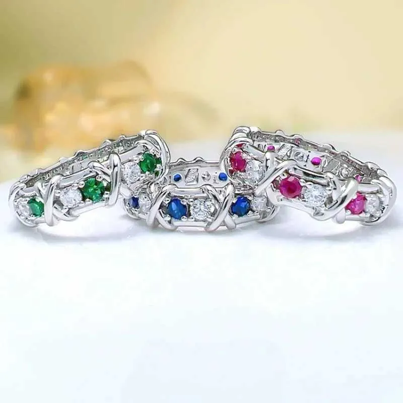 Anelli di nozze alla moda e lussuosa S925 Silver ad anello di diamante ad alto diamante in carbonio Impegno per le donne design di gioielli unici 240419