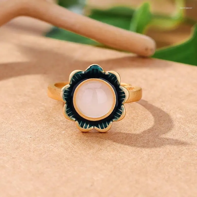Cluster ringen klassiek ontwerp brede bloem oud goud vaartuig voor vrouwen email luxe natuurlijk een jade retro -stijl sieraden verstelbaar