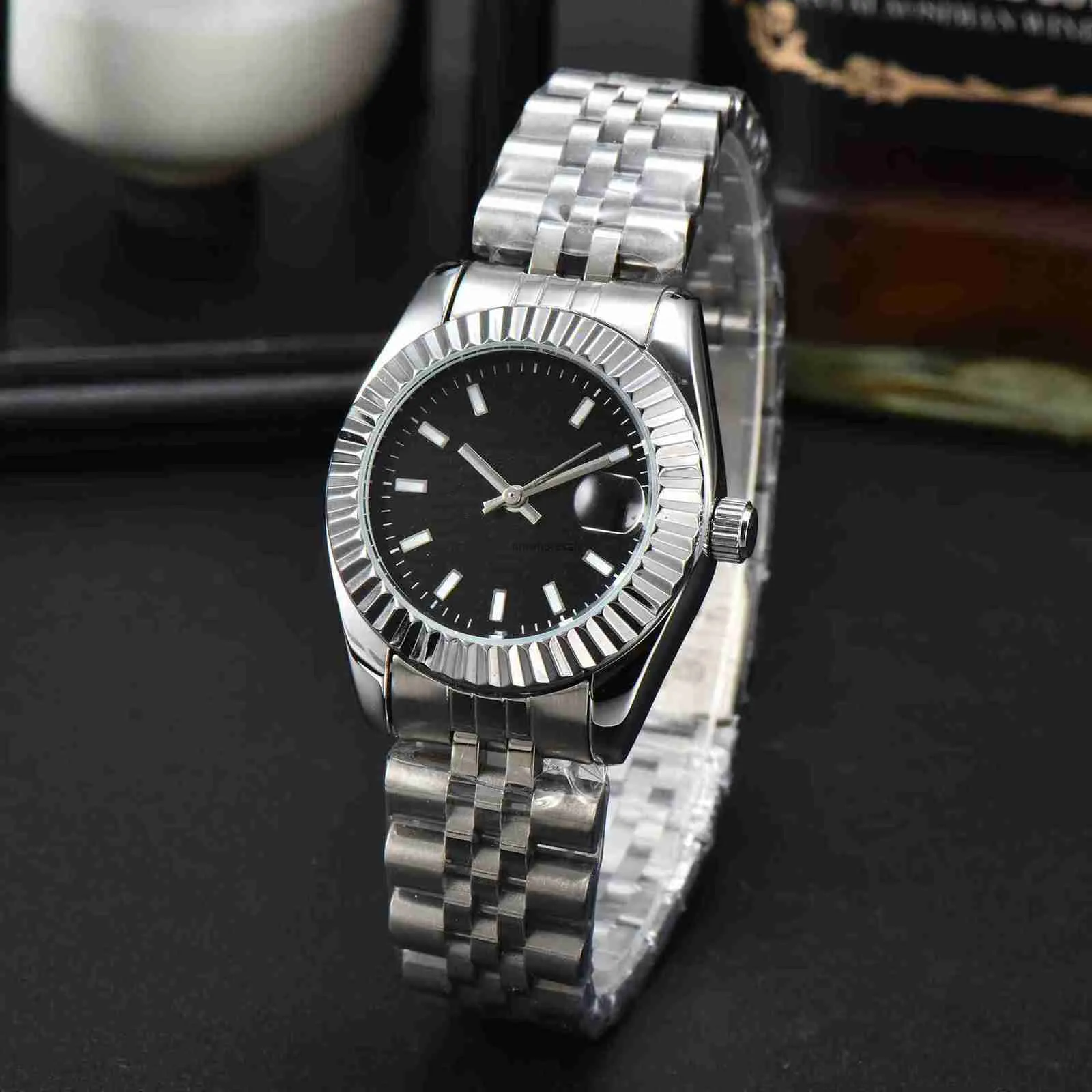 Lao Family Watch Womens Quartz New Hot Selling Calender Night Glow Business Womens Watch