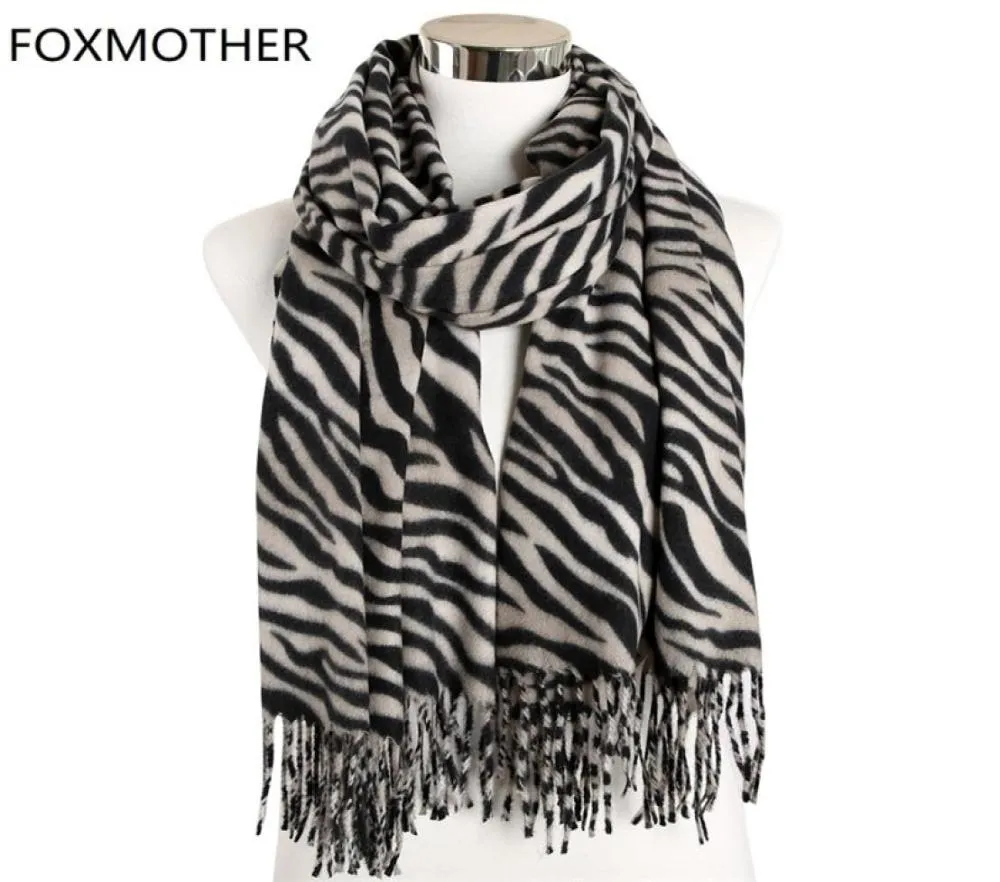 FOXMOTH NOVA moda Ladies Fourard Zebra Animal Print Shawl Prain Cashmere Scarves com lenço de inverno de borla para mulheres Presente T9303783