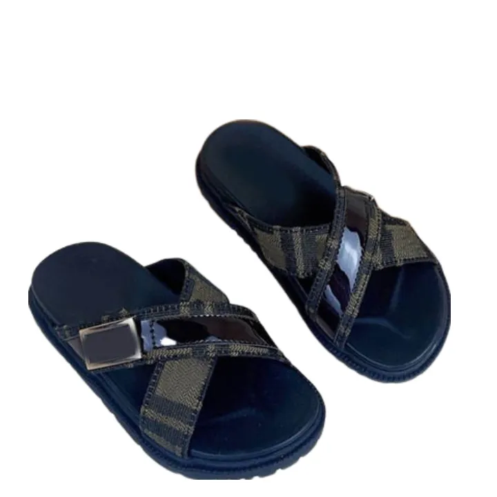 Slipisti bambini alla moda Girls Scarpe da spiaggia ragazzi Casuali Spettas Casual Solled Giovani di mezza età che indossano infradito su CSD2404198-20