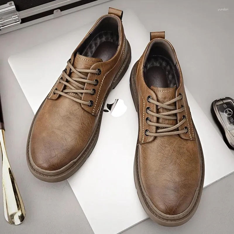 Sapatos casuais estilo britânico masculino de couro clássico homem oxford chegada a vestidos calçados calçados de calçados formais de tênis formais