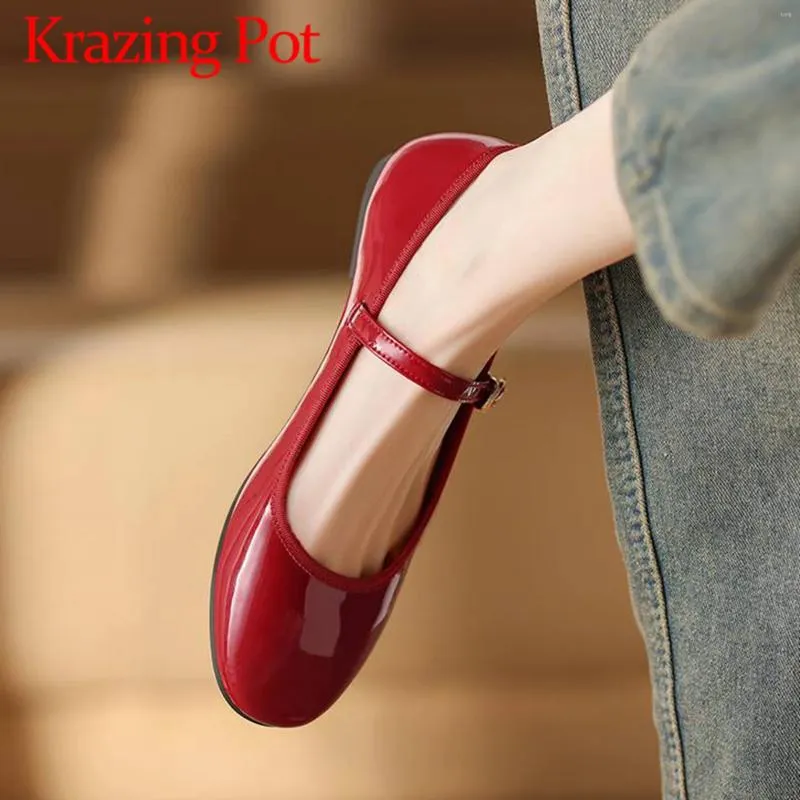 Casual skor Krazing Pot Sheep Leather Round Toe Women Spring Moderna Buckle Straps Summer Fashion Great Street Wear Light mysig balett