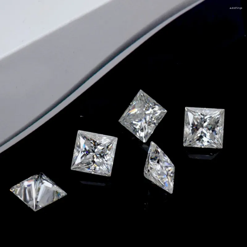 Diamants en vrac Gra Moisanite Diam Excellent carré Coupe carrée 2,5 mm de couleur blanche de haute qualité Pierre synthétique pour les bijoux 12 pc / lot