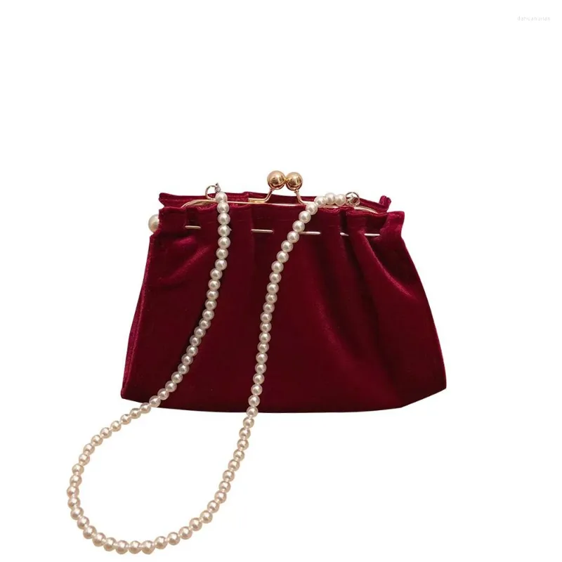 DrawString Vintage Velvet Handväskor Kvinnor Väskor 2024 Designer Pearl Chain Pleated Bag Shoulder For Elegant Dinner Wedding