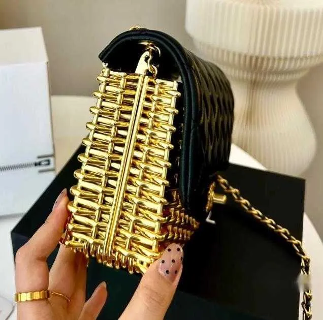 Женская роскошная бренда сумка в верхний класс сумка металлическая эмблема золотосекционная сумка для кузова роскошной сумочки размер