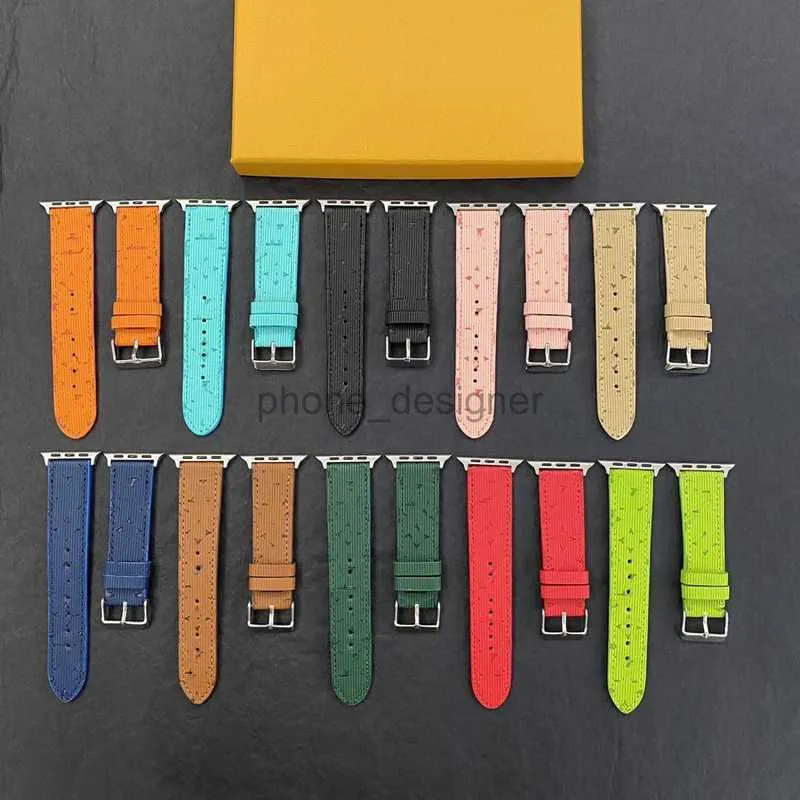 Top -Designer -Träger Geschenke Watchbänder für Apple Watch Band 44 -mm -Bänder Lederarmband Armband Mode L Blumen weiße Quadrat Armband IWatch 8 7 6 5 4 Se