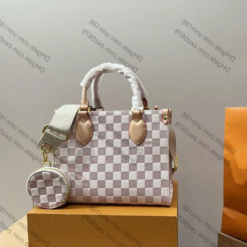 24SS Femmes Flower Totes Sacs Relief Checkerboard Contrast Handbag Designers Designers Shouder Crossbody Messenger Messenger Dames Travel Handsbag T QWCH