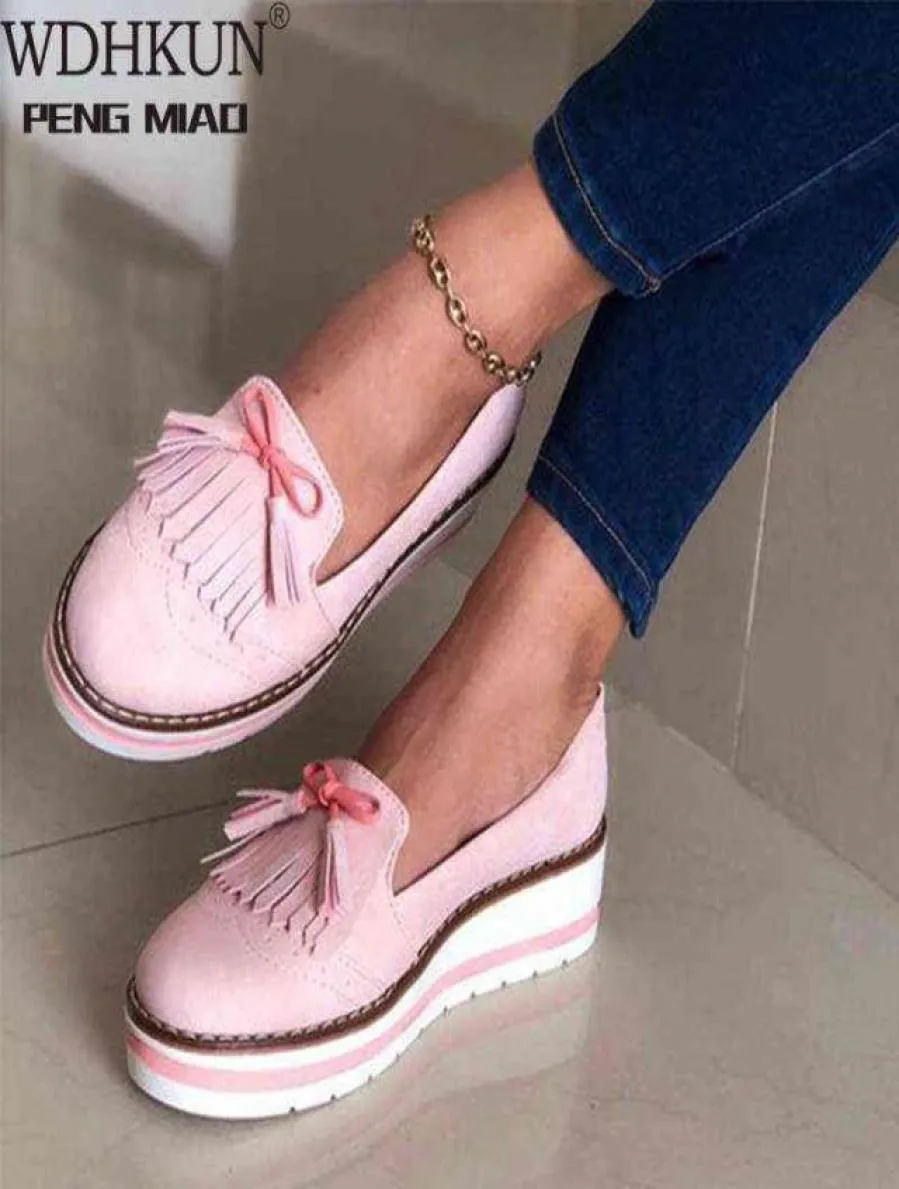 Vrouwen Tassel Bowtie Loafers Woman Slip On Sneakers Ladies Soft Pu Leather Sewing Flat Platform vrouwelijke schoenen alle seizoenen 2020 NIEUW Y7338626