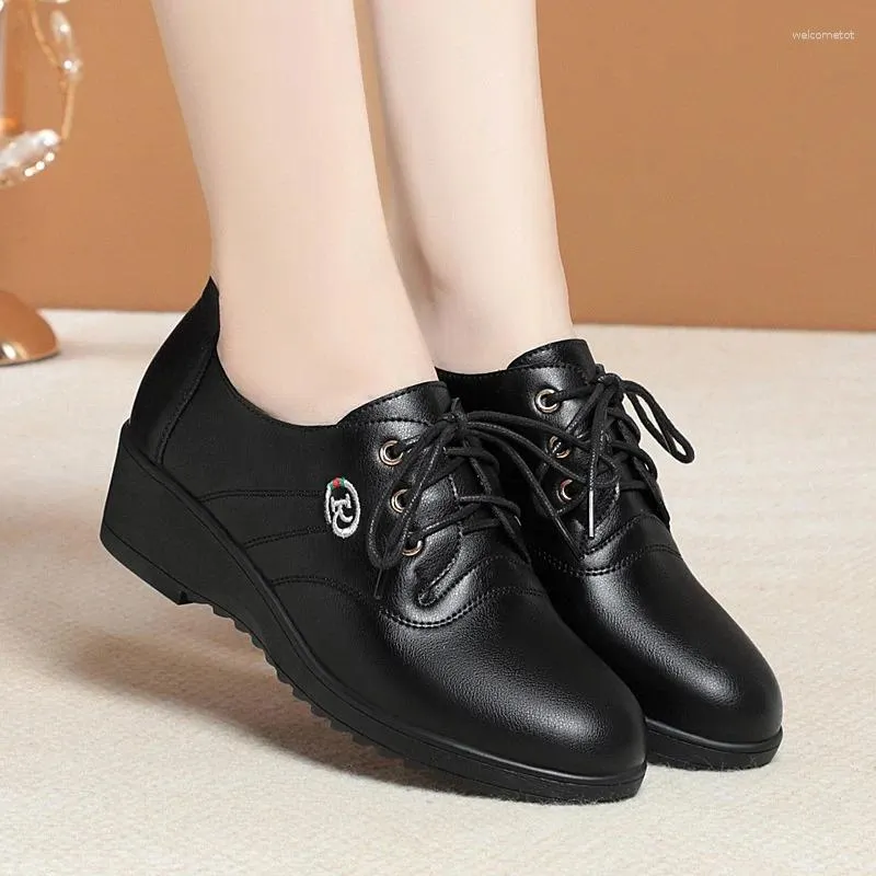DHgate Dress Shoes Spring Autumn Fashion Comfortable Non slip Lace up Women s Mother Single Mid heel Soft Wedge Leather Pump Shoes Accessories