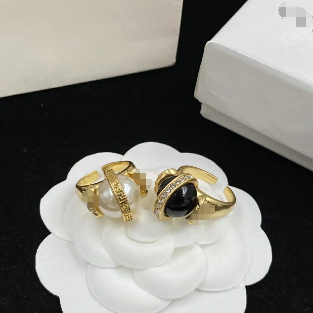 Rings Designer Brass Band Rings per donne, gioielli di moda classici, regali per le vacanze