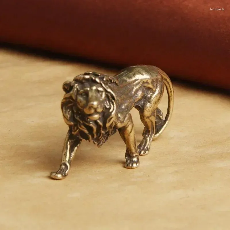 Figurine decorative Mini Animal Statue Decorazioni per la casa pura rame maestoso leone King Miniatures Desta da scrivania Decorazioni di ottone vintage Craft Craft