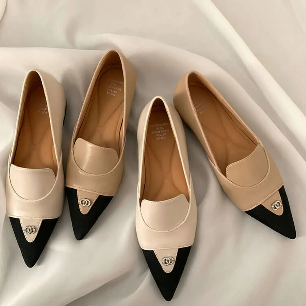 Small Fragrant Wind Flat Sole Single Shoes 2024 Spring New Colored One Step Women's Shoes with Pointed Comfort Shoes