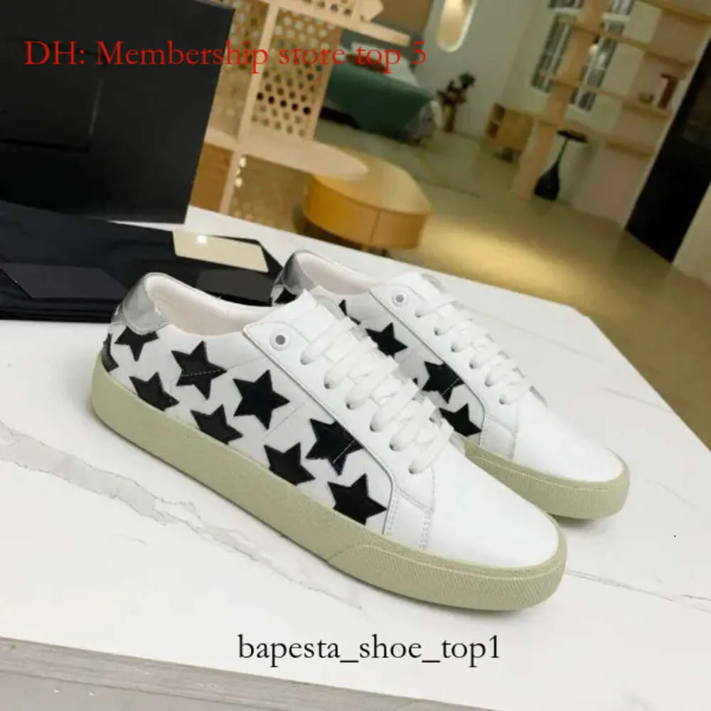 Progetti comuni Brand Luxury Pop Design Casual Scarpe da uomo Donne White Sneaker Sneaker in pelle bassa Sneaker nera Leathers Trainer per esterni 2852