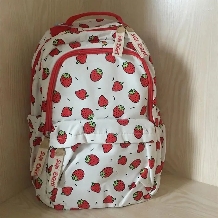 Sacs d'école Cartoon Cute Sac à dos de grande capacité Kawaii Sac à épaule de fraises Sweet Strawer Storage pour femmes