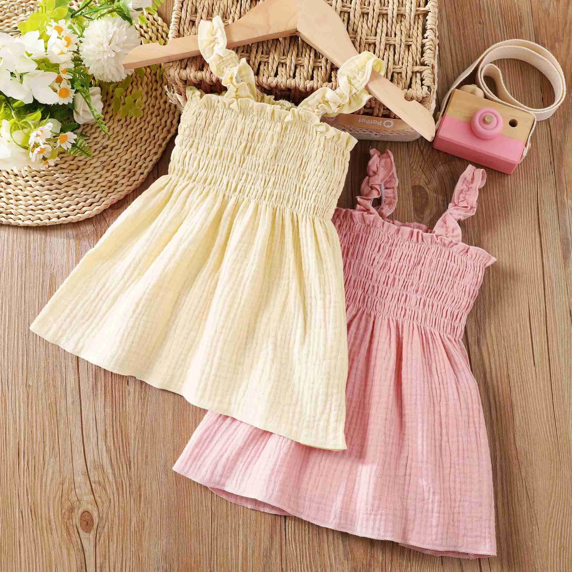 Girl's Dresses Casual smocked Pink Cotton Baby Dress for Girls (1 st) Lämplig för sommarsäsongen mjuk och bekväm D240423