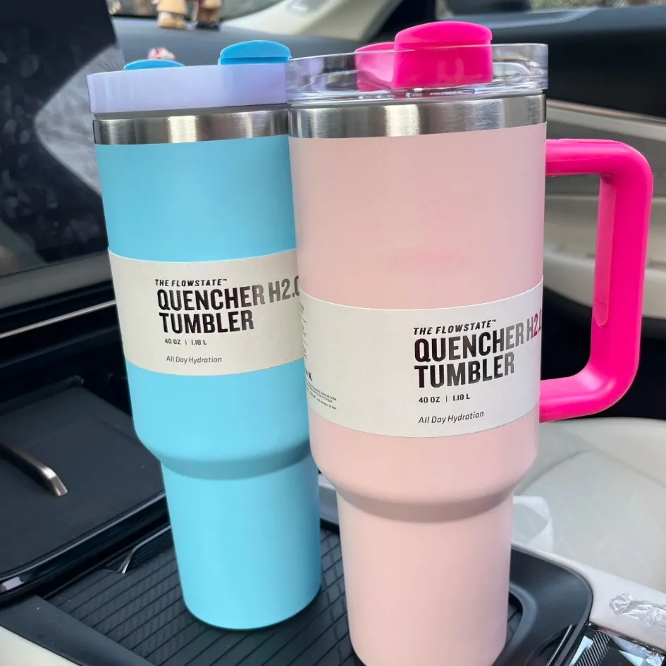 Ny Pink Parade 40oz Quencher H2.0 Mugs Cups Camping Travel Car Cup rostfritt stål Tumblers Cups Silicone Handle Valentines Day Gift