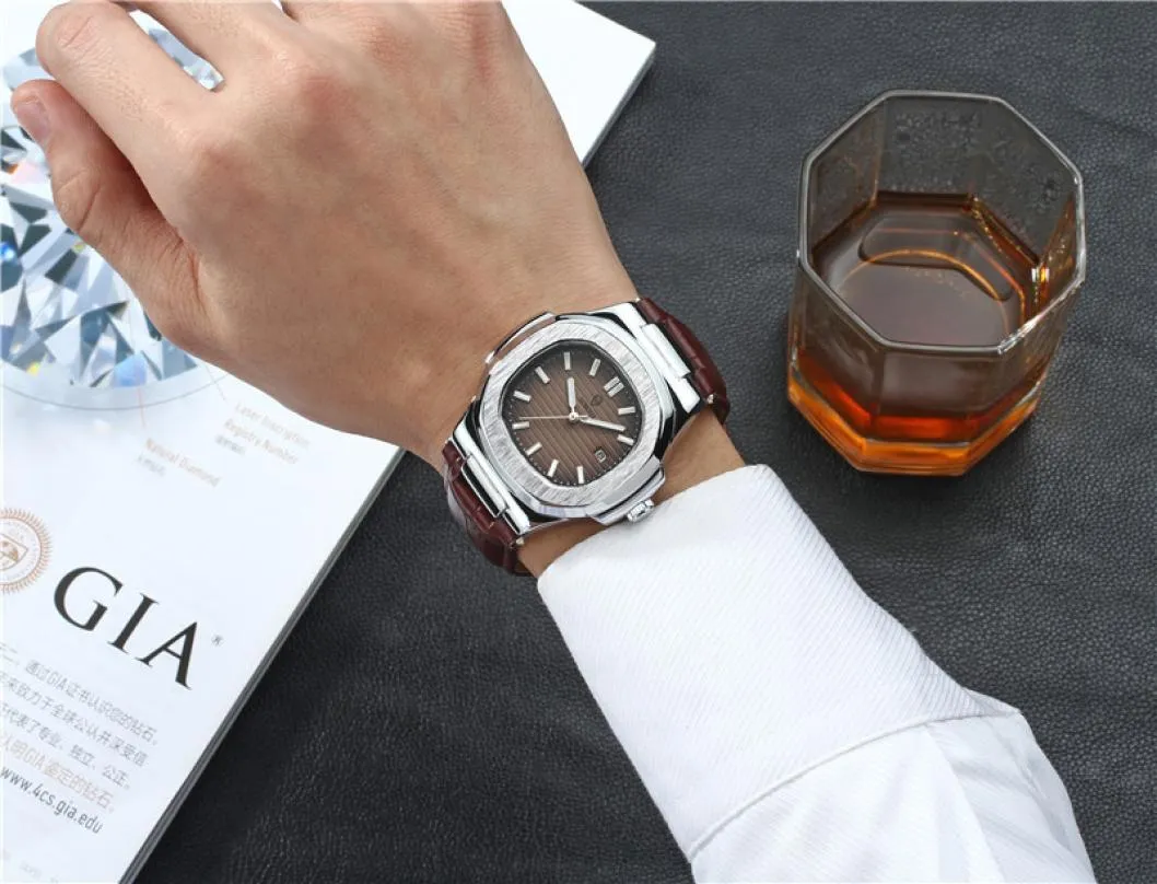 Faddish Luxury Leather Band Men Quartzbattery Wrist Wistarches Montre le bracelet luxueux Date de montre Homme Morloge montres 44mm1162228