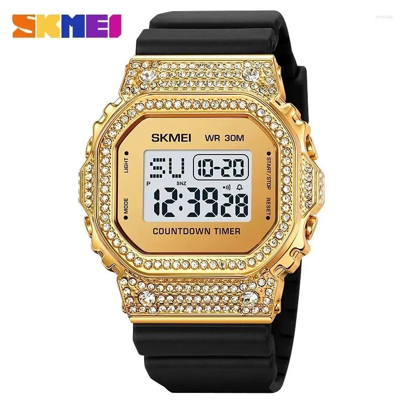 Montre-bracelets Skmei Luxury Men's Sports ImperproofPolay en acier inoxydable Square Diamond Digital Watch For Men Colck Montre Homme 2000