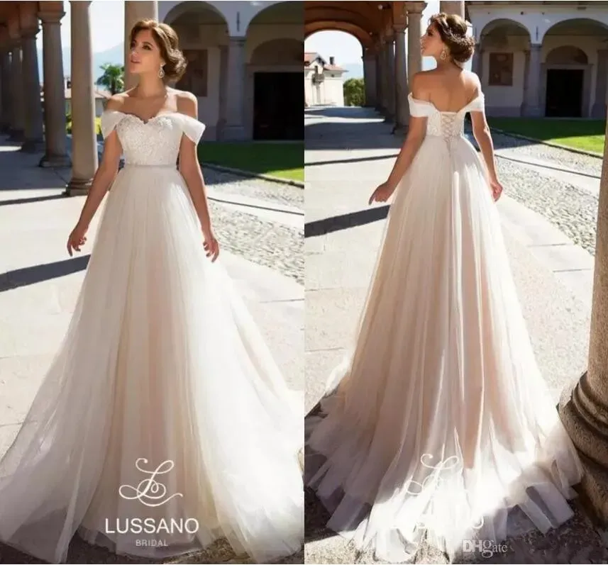 Lussano Charming Bohemian Wedding Dresses 2024 Off Axel spetsar Applicies svep Train Modest Beach Brudklänningar Billiga en linje bröllopsklänning