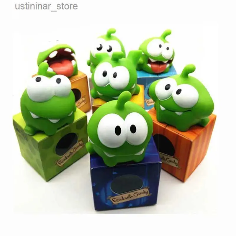 Sand Play Water Fun 7pcs Kawaii Vinyl Lijm Rubber Cartoon Doll Telefoon Game Cut the Rope Frogs om nom Candy Gulpping Monster Bath Toy Figuur L416