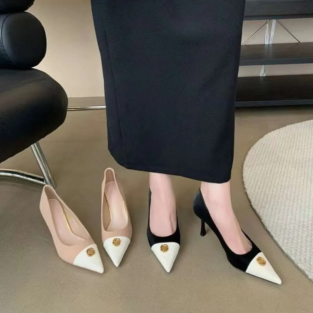 Super Popular Trendy Brand Small Fragrant Style High Heels for Women in 2023, New Gold Button Flower Pointed Single Shoes, All-season Versatile Leather Shoes