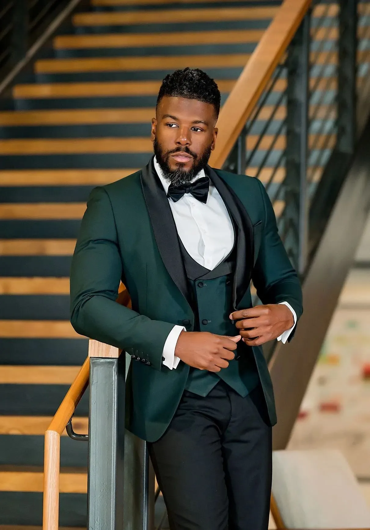 Customize One Button Dark Green Groom Tuxedos Peak Lapel Wedding/Prom/Dinner Groomsmen Men Suits Blazer (Jacket+Pants+Vest+Tie) W1878