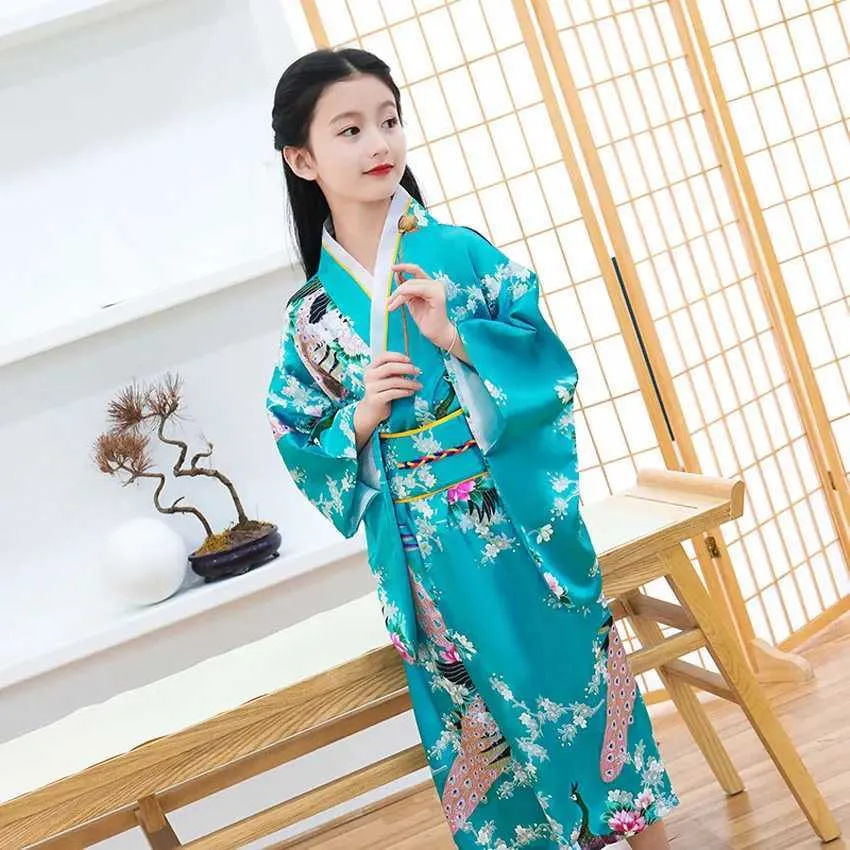 KN6Y Vêtements ethniques Kids Girls Novelty National Japan Kimono Traditionnel Yukata Robe Satin Silk Luxury Oriental Bath Robe avec OBI Performance D240419