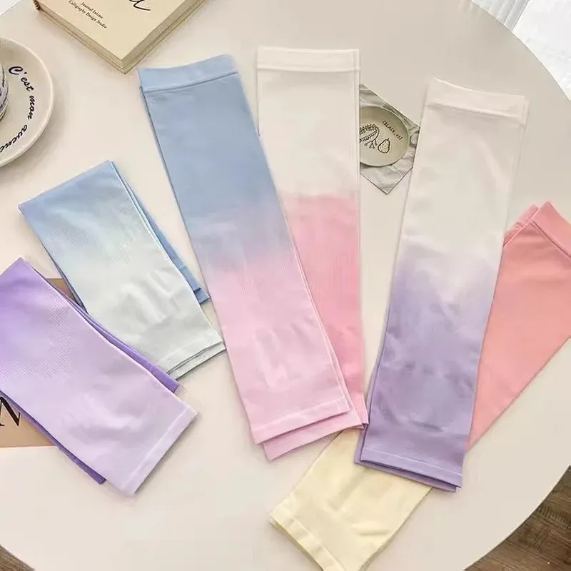 2024 Summer 2022 Fashion Gradient Ice Silk Maniche da donna guanti senza dita all'aperto in sella a Nuova protezione solare Sleeva braccio di fronte, sicuro